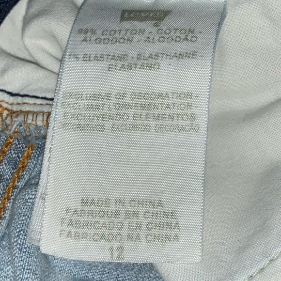 Vintage Levi Light Wash Jeans - Picture 4 of 6